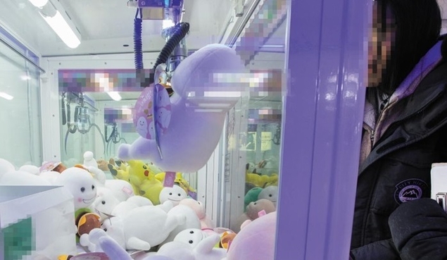 “육아∙가사로 지친 마음 뽑기로 푼다” 인형 뽑기에 빠진 엄마들