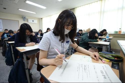 코앞으로 다가온 올해 첫 수능 모의평가, 영어 성적 가늠할 기회로 삼아라