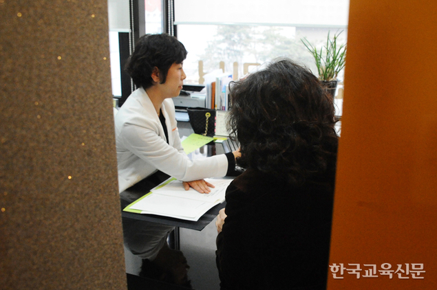 ‘불가촉’ 학생에 손발 묶인 교사들
