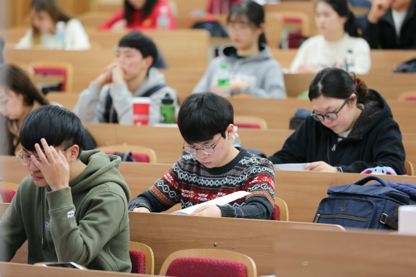 '2021 수능 범위' 이과에선 기하 빼주고, 문과에는 함수 '폭탄'?