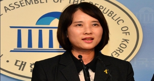 유은혜 교육부장관, 유치원 방과후 ‘놀이 중심 영어’ OK