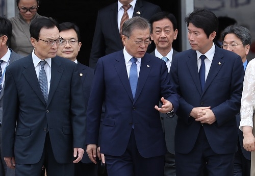 문 대통령 “불공정 대입제도 전반 재검토”… 대입 또 바뀌나