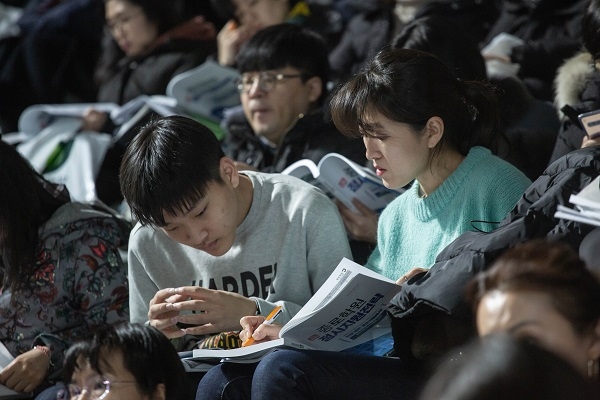 16개大 정시 40% 확대, 고교생 과반 찬성