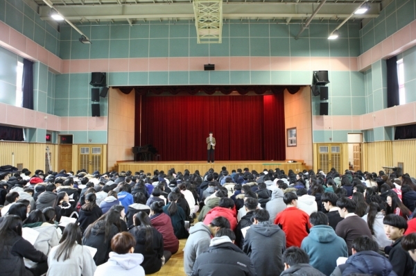 어려웠던 2020 수능, 남학생이 선전했다