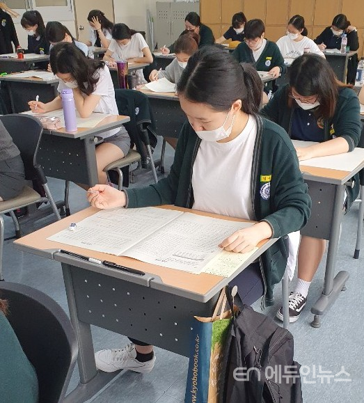 코로나19 속 모의평가, 쉽게 출제 됐을까...평가원 \"예년과 같은 수준\"