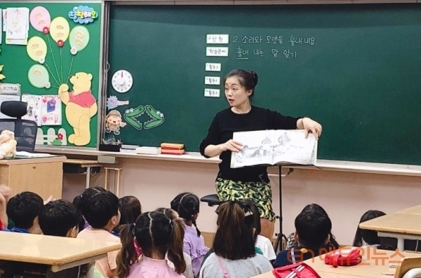 [시각적사고와 비주얼씽킹] ⑱그림책과 만난 \'비주얼씽킹\', 쑥쑥 커지는 \'생각 주머니\'