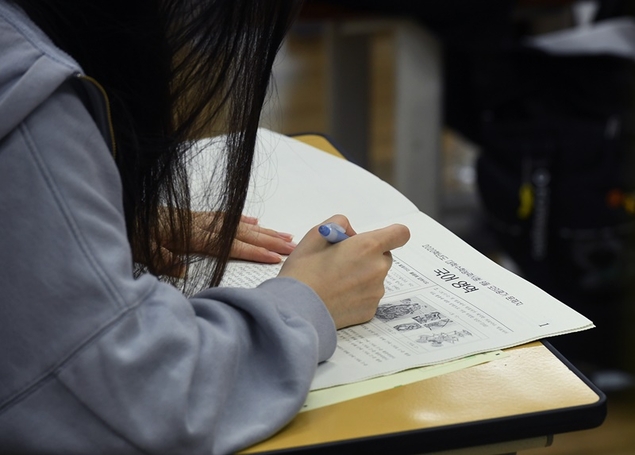 코로나19 사태 속 어수선한 2021 대입…고려해야 할 변수는?