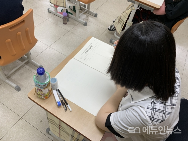 평가원 \"9월 모의평가, 재학생 불리 특이점 없다\" ... 입시 업계는?
