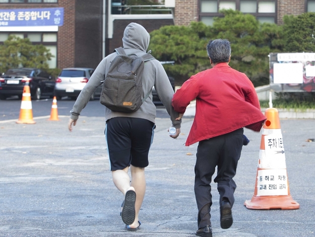 확진 수험생 수능 3주 전 입원해 병원서 시험…격리자도 응시 가능