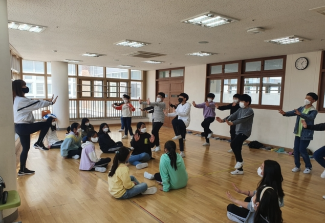 망월초, 초등 스포츠전문가 연계 프로그램 에어로빅 수업실시
