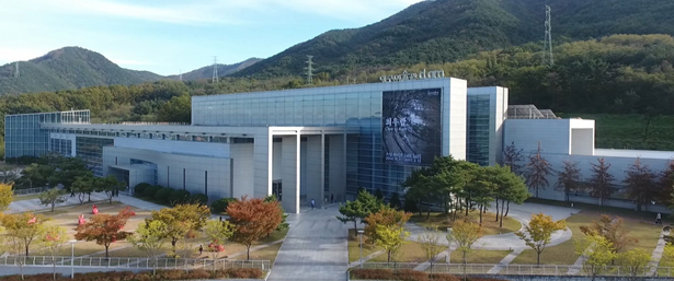 짧은 연휴, 긴 여운 남기는 대구미술관