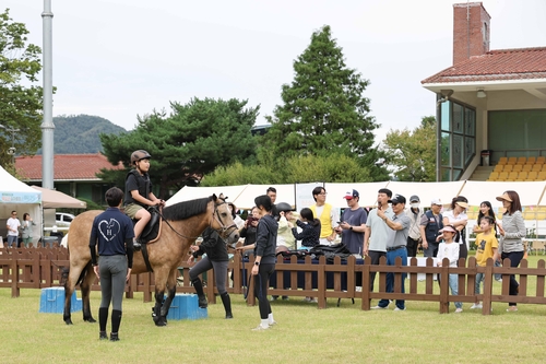 한국마사회, '국가유공자 가족과 함께하는' 유소년 승마캠프 개최